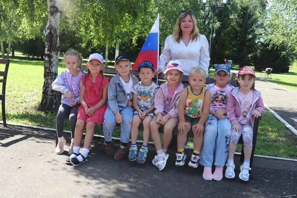 Дню государственного флага Российской Федерации  посвящается. «Во флаге России–сила страны»